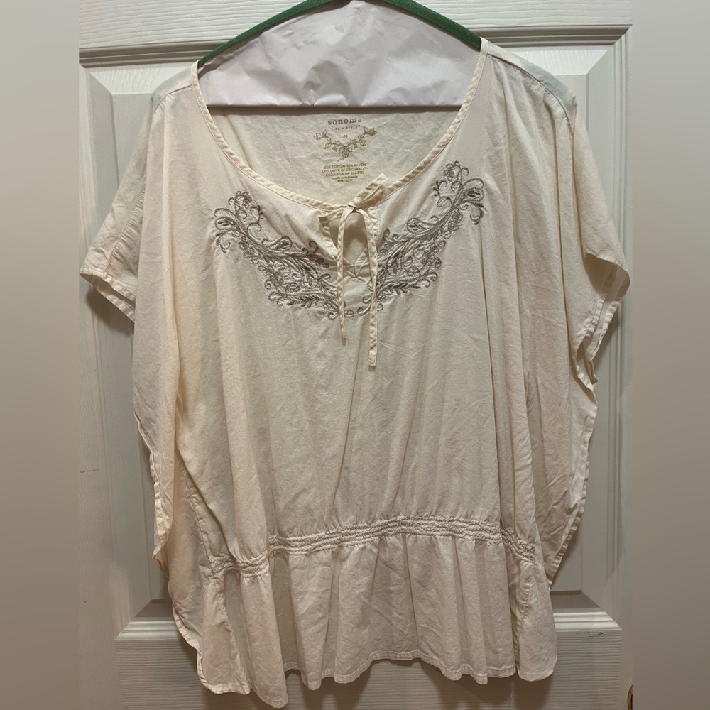 Off white embroidered top. Size medium.